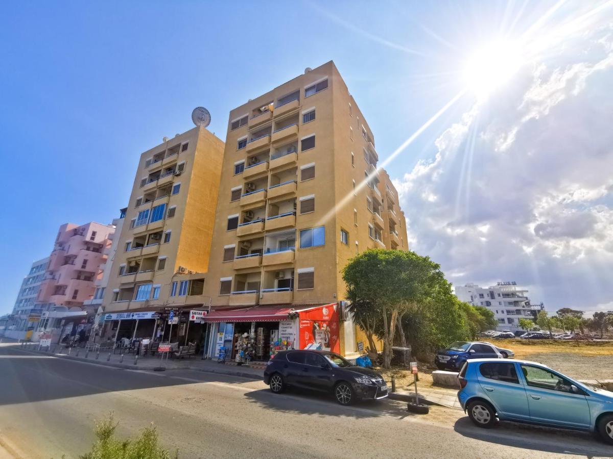Sea-Esta Seaview Apartment, 200 Meters To The Beach Larnaca Luaran gambar